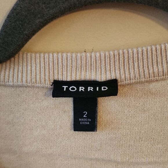 Torrid Light Beige Button-Up Cardigan Size 2 - Picture 2 of 4